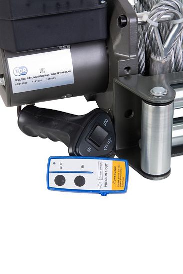 Лебедка автомобильная TOR ЛА SEC15000 г/п 6804 кг 28 м 12V