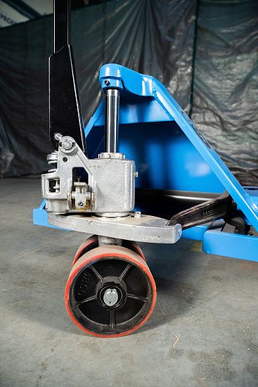 Тележка гидравлическая широковильная 2500 кг 1220х685 мм полиуретановые колеса TOR RHP