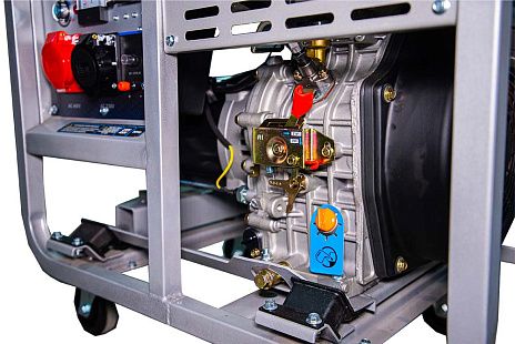 Генератор дизельный 9,0 кВт 380В/3 кВт 220В 20 л с электростартером TOR KM9000D#