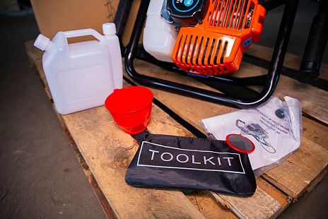 Мотобур без шнека 1,8 кВт TOR JH52-1